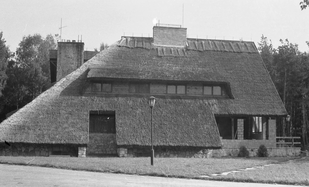 Archiwalne zdjęcie zajazdu